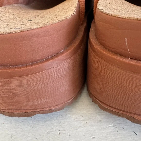 REEF Vista Liana Clogs size 11. Warm brown/cognac color - Picture 7 of 9